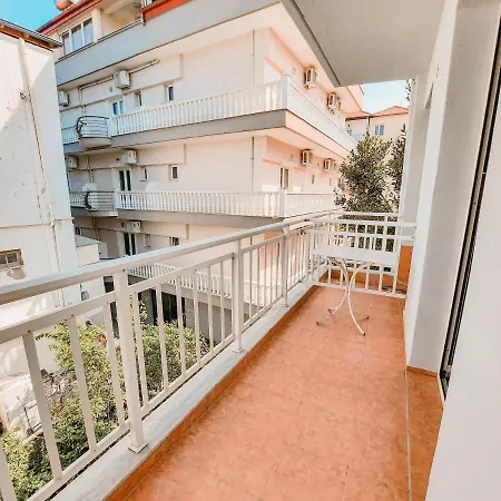 Estelle Aparthotel *